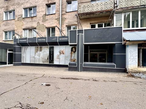 комерційна за адресою Рівне, Степана Бандери вул., 59