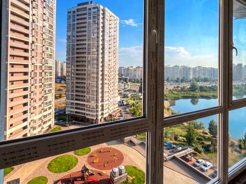 квартира по адресу Ревуцкого ул., 40-В