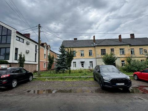 комерційна за адресою Воїнів УПА вул., 24