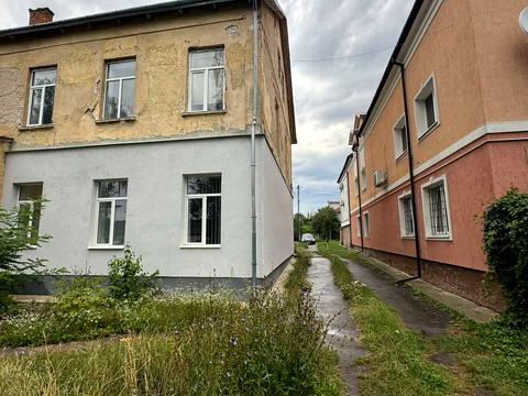 комерційна за адресою Воїнів УПА вул., 24
