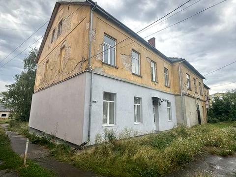 комерційна за адресою Воїнів УПА вул., 24