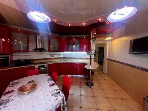 квартира за адресою Салютна вул., 1-Б
