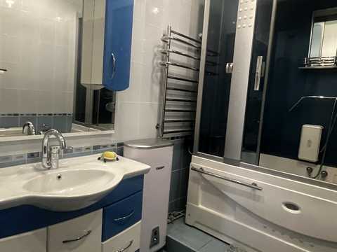 квартира за адресою Салютна вул., 1-Б