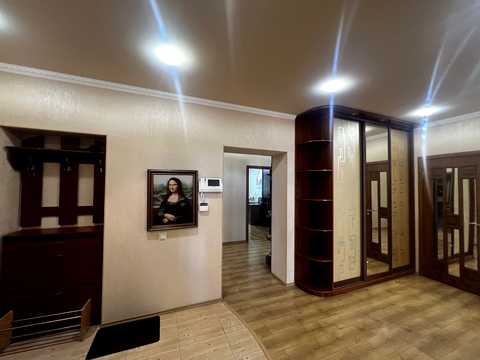 квартира за адресою Салютна вул., 1-Б