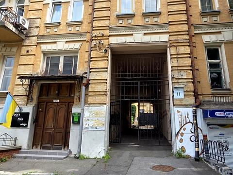 комерційна за адресою Лютеранська вул., 11-А