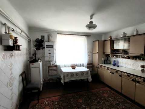 будинок за адресою Олега Тарасюка вул. (Кутузова), 2