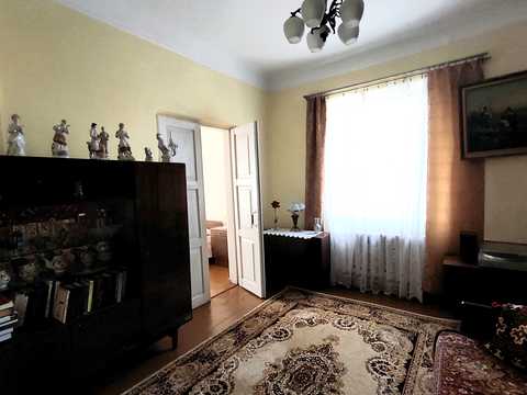 будинок за адресою Олега Тарасюка вул. (Кутузова), 2