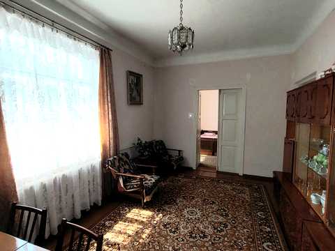 будинок за адресою Олега Тарасюка вул. (Кутузова), 2