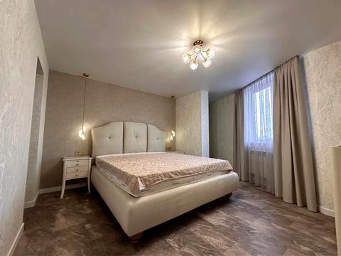 квартира за адресою Анни Ахматової вул., 46