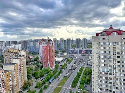 квартира за адресою Анни Ахматової вул., 46