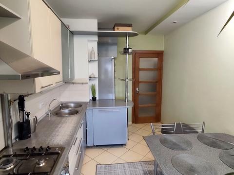 квартира за адресою Академіка Грушевського вул., 42