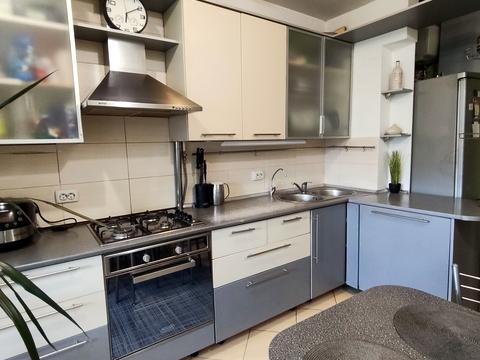 квартира за адресою Академіка Грушевського вул., 42