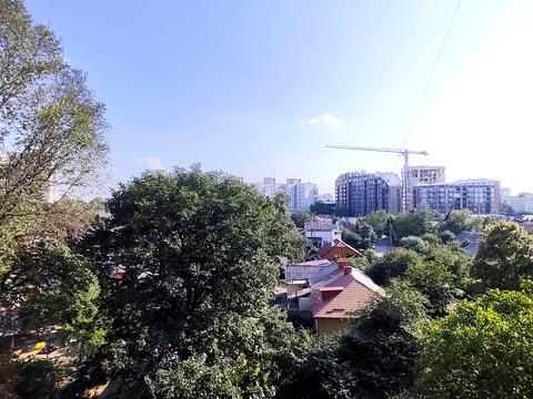 квартира за адресою Академіка Грушевського вул., 42