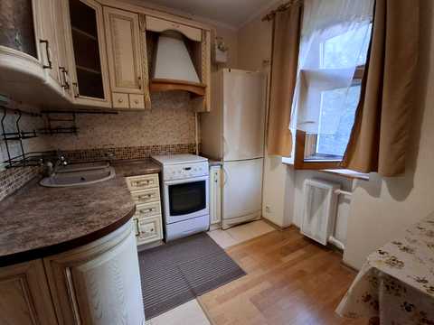 квартира за адресою Михайла Стельмаха вул., 5