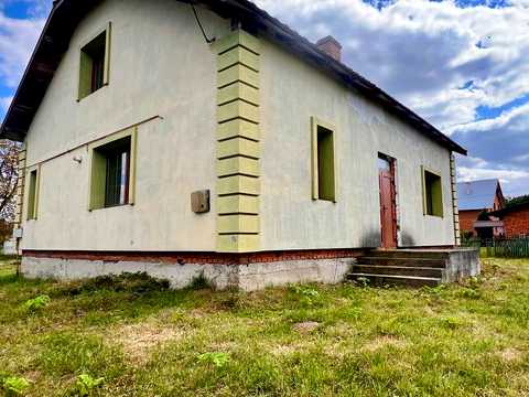 будинок за адресою с. Іваниківка, Лисецька, 2