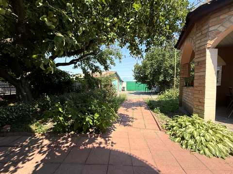 будинок за адресою Свято-Покровська вул. (Леніна)
