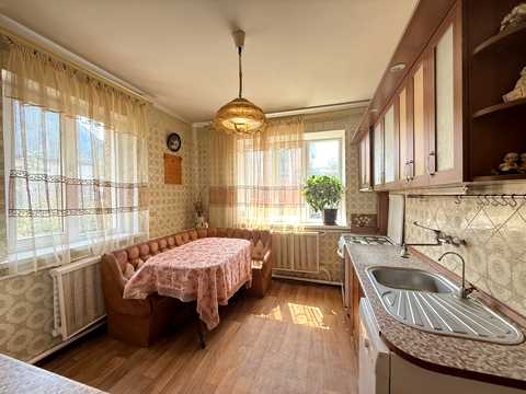 будинок за адресою Свято-Покровська вул. (Леніна)