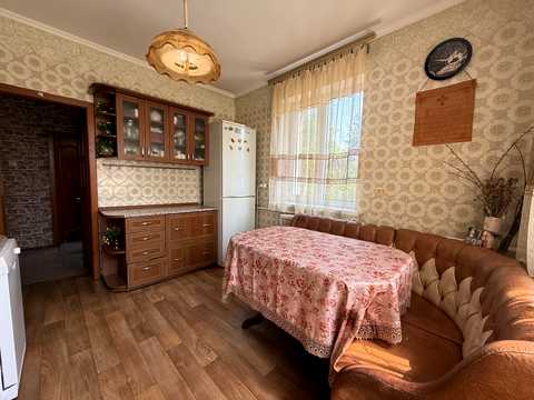 будинок за адресою Свято-Покровська вул. (Леніна)