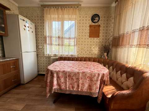 будинок за адресою Свято-Покровська вул. (Леніна)