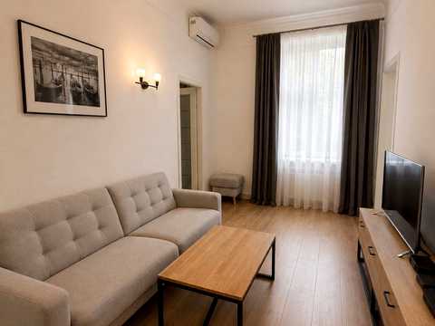 квартира за адресою Тарасівська вул., 16