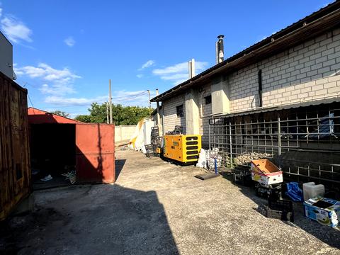 комерційна за адресою Центральна, 3/3