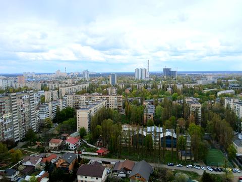 комерційна за адресою Василя Стуса вул., 7-Б