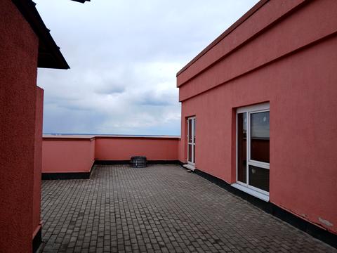 комерційна за адресою Василя Стуса вул., 7-Б