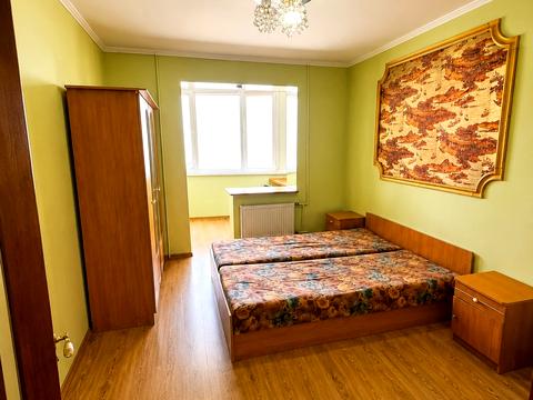 квартира за адресою Академіка Грушевського вул., 42