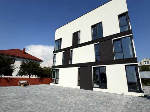 квартира за адресою Миколайчука, 25