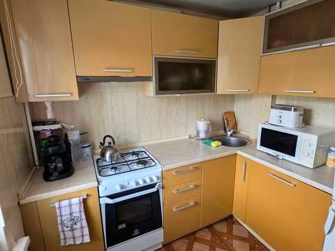 квартира за адресою Українська вул., 8-А