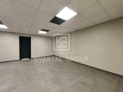 коммерческая по адресу Українська ул., 83