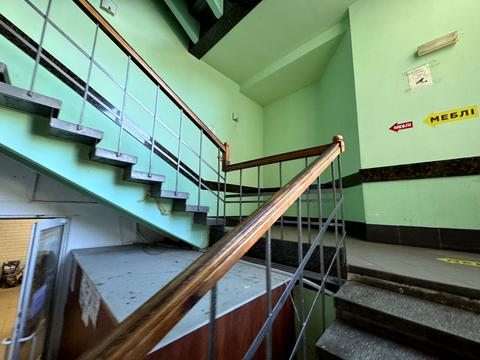 комерційна за адресою Петрушевича, 3б