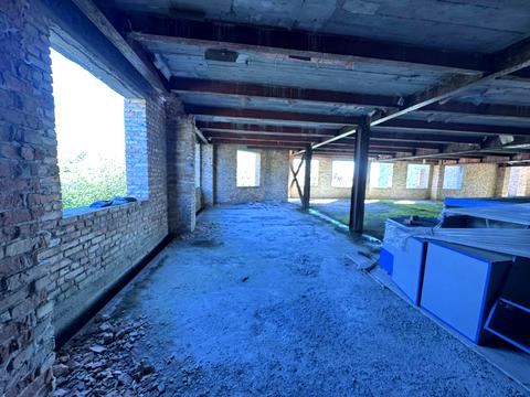 комерційна за адресою Петрушевича, 3б