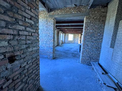 комерційна за адресою Петрушевича, 3б