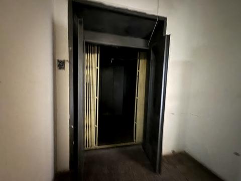комерційна за адресою Петрушевича, 3б