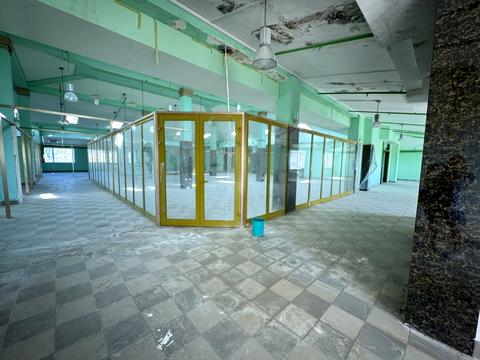 комерційна за адресою Петрушевича, 3б