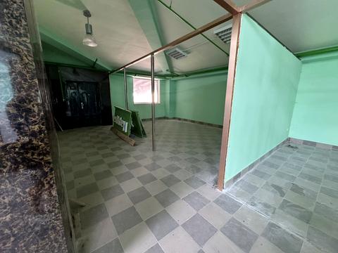 комерційна за адресою Петрушевича, 3б