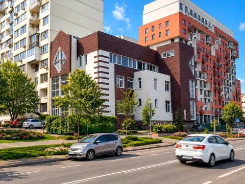 комерційна за адресою Академіка Сахарова вул., 16