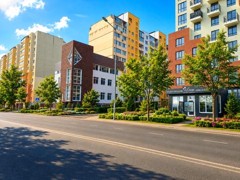 комерційна за адресою Академіка Сахарова вул., 16