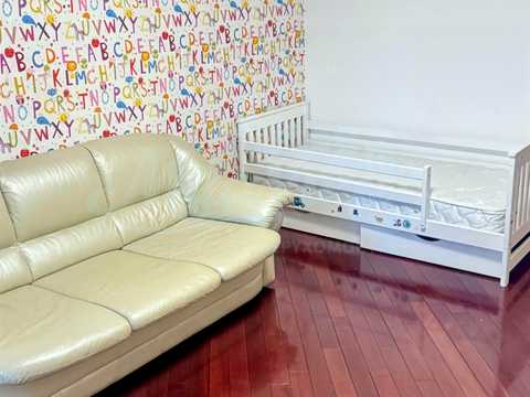 квартира за адресою Анни Ахматової вул., 31