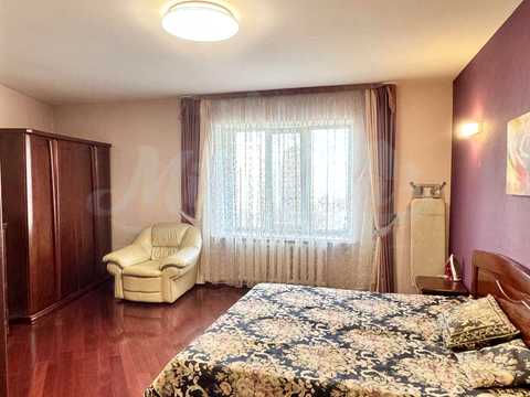 квартира за адресою Анни Ахматової вул., 31