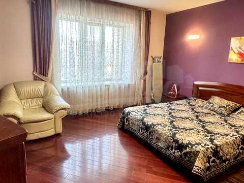 квартира за адресою Анни Ахматової вул., 31