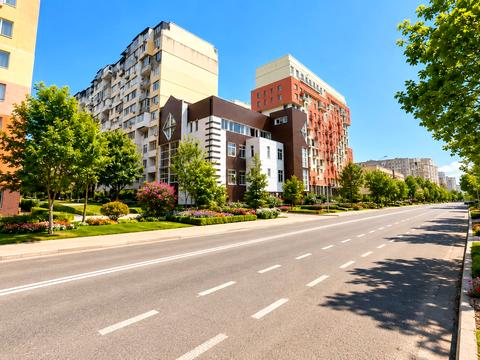 комерційна за адресою Академіка Сахарова вул., 16