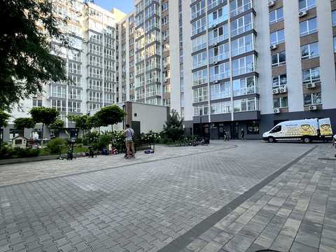 квартира за адресою Профсоюзна вул., 9-А