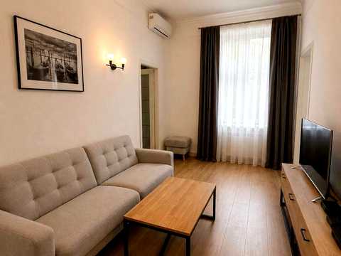 квартира за адресою Тарасівська вул., 16
