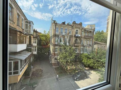квартира за адресою Івана Франка вул., 16/2