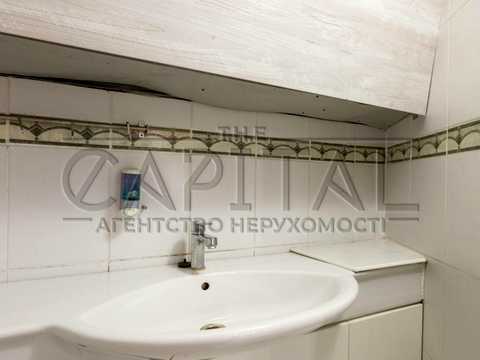 коммерческая по адресу Леонтовича ул., 1