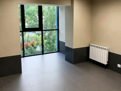 коммерческая по адресу Драгоманова ул., 8
