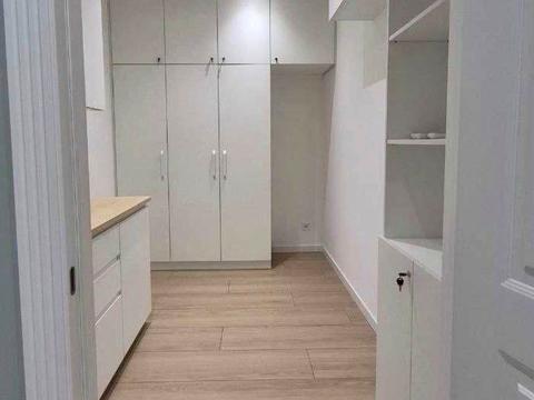 комерційна за адресою Дніпро, Ламана вул., 18