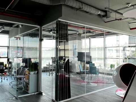 комерційна за адресою Богатирська вул., 6/1